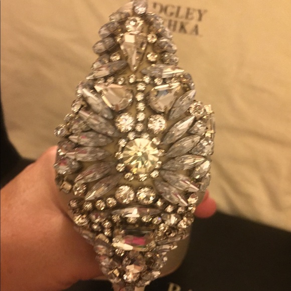 Badgley Mischka Rhinestone Ivory Hard 2 find PUMPS - Picture 8 of 8